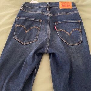 High wasted levi jeans